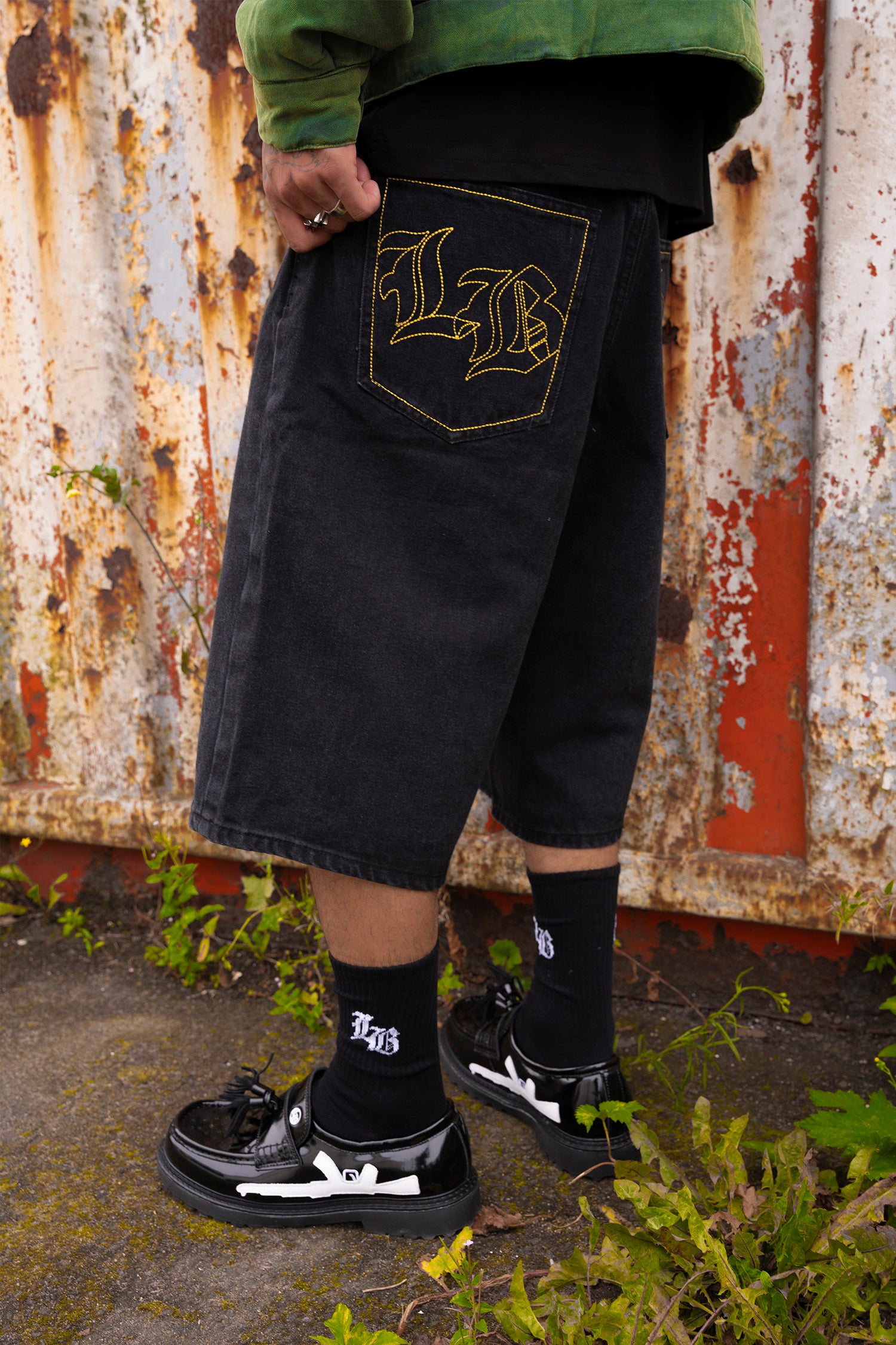 LOST BOYS EMBROIDERY JORTS Jorts Black