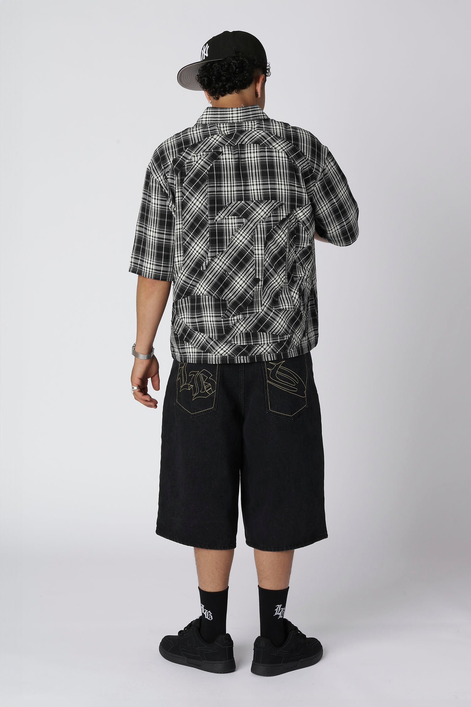 LOST BOYS SHORT SLEEVED SHIRT Shirt Black/Grey Tartan