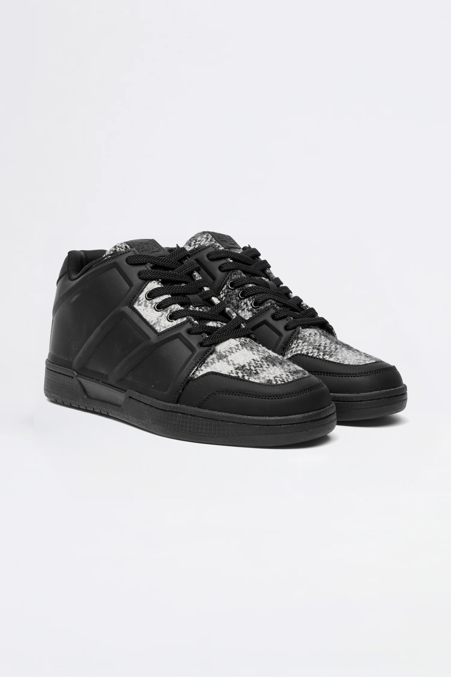 LOST BOYS CARAPACE Sneaker Black Checkered