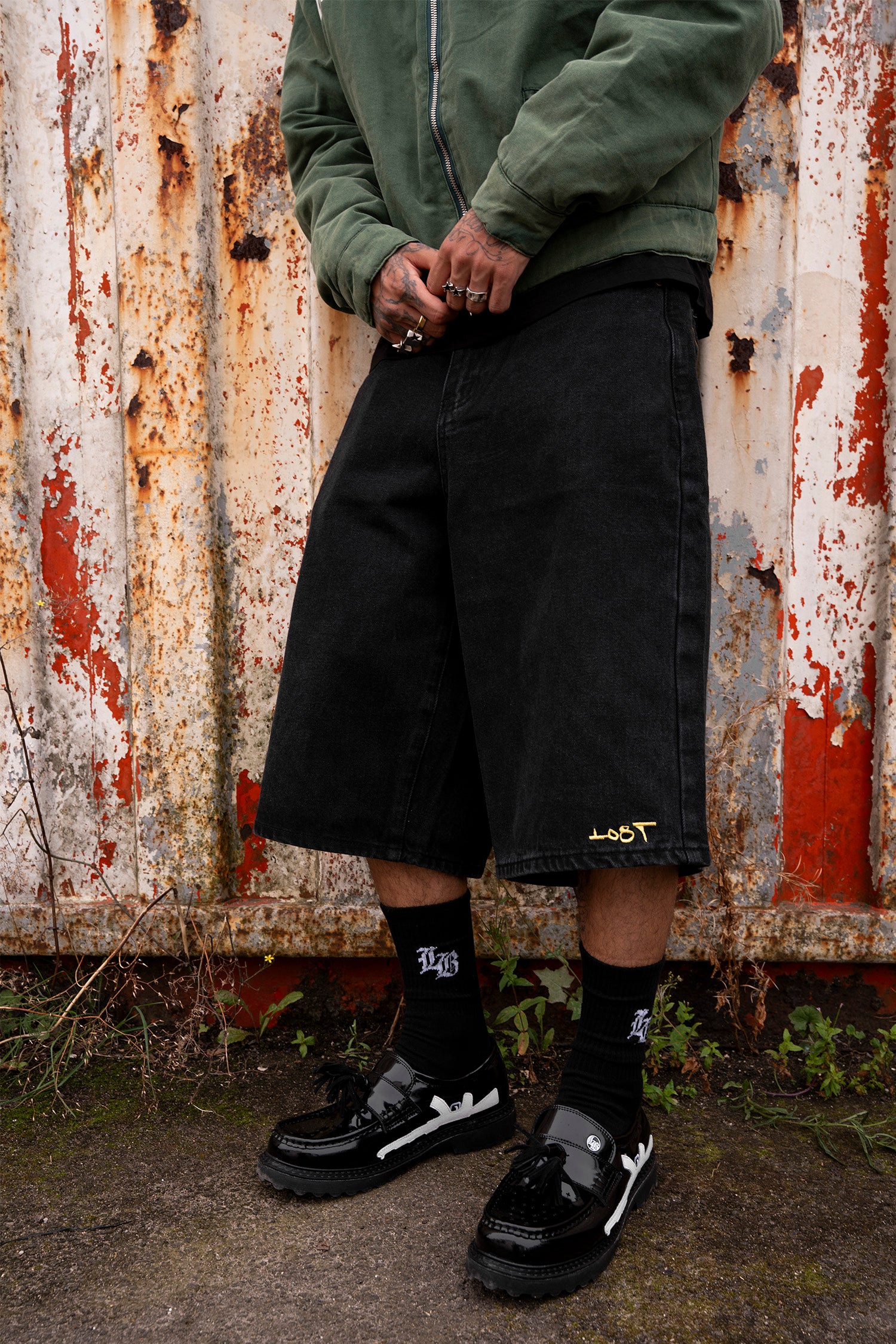 LOST BOYS EMBROIDERY JORTS Jorts Black