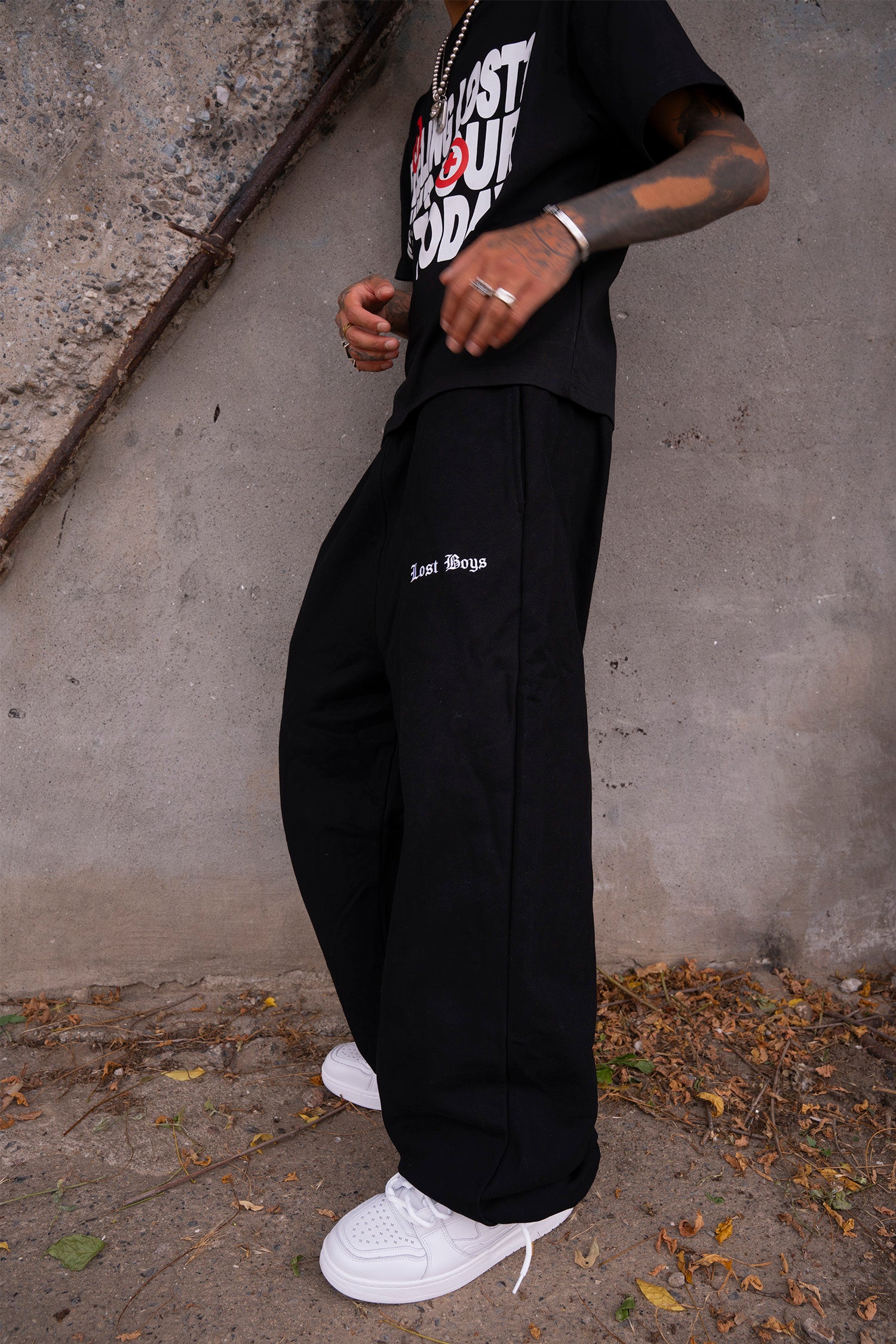 LOST BOYS EMBROIDERY LOGO JOGGERS Joggers Black